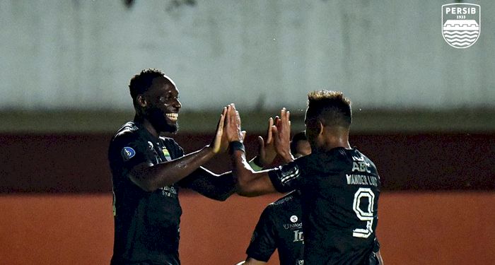 FT: Persib Gulung Persiraja, Seorang Pemain Laskar Rencong Dilarikan ke Rumah Sakit
